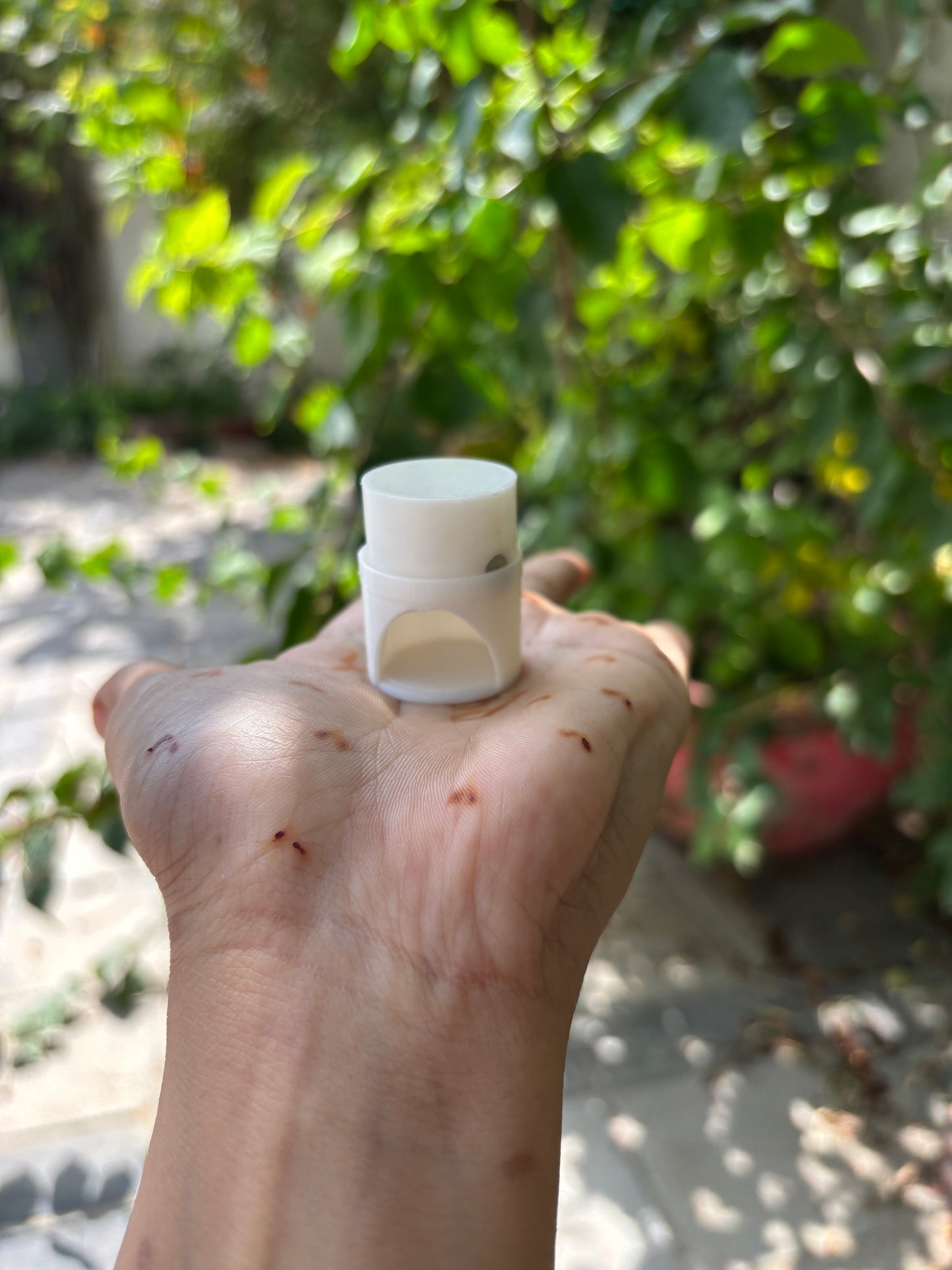 The Perfect Glass Bead Nail Magnetic Tool for Fingers